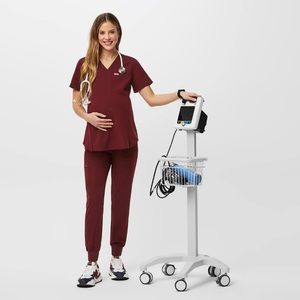 NWT Zamora Figs Maternity scrub bottom, size S